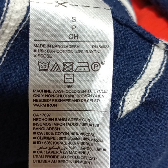 Old Navy striped long sleeve sweater - Picture 4 of 4